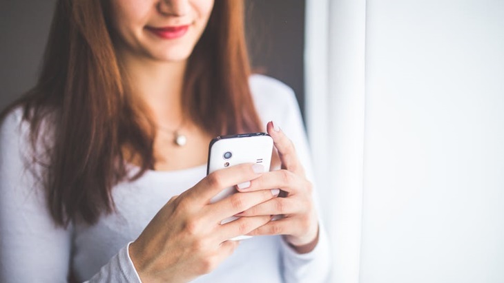 Wanita Wajib Tahu, Begini Cara Sexting Agar Dia Bergairah