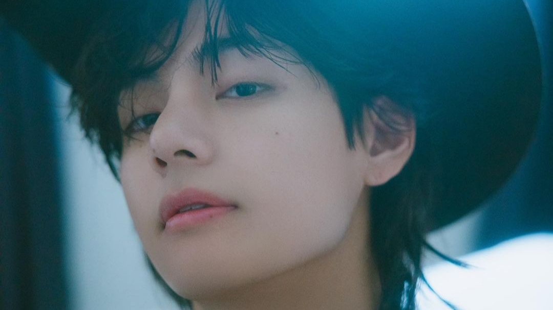 V BTS Bakal Rilis Single Solo 'FRI(END)S' 15 Maret 2024