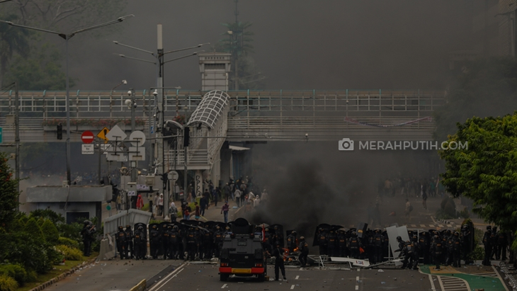  Demo menolak UU Cipta Kerja di Jakarta. (Foto: MP/Rizki Fitrianto)