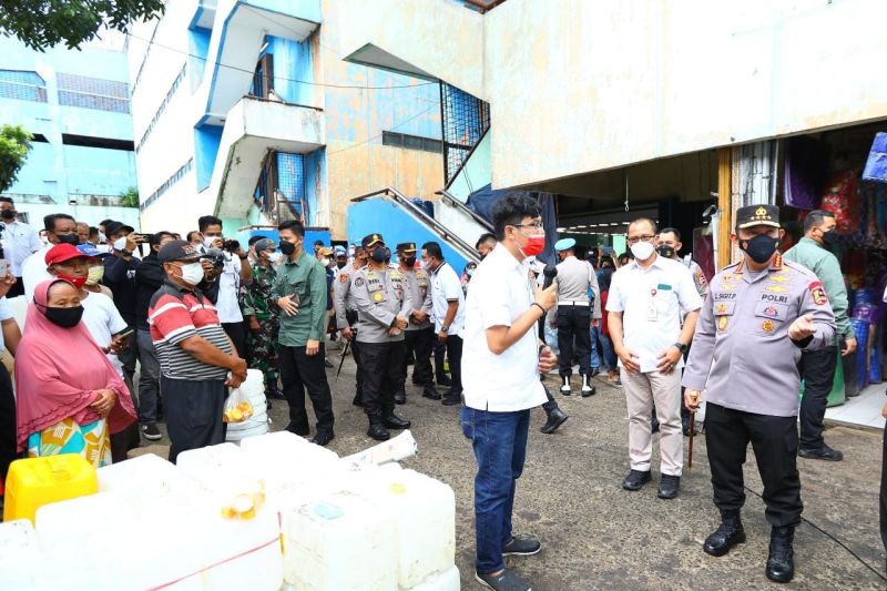 Kapolri Instruksikan Anak Buahnya Cek Ketersediaan Minyak Goreng di Pasar