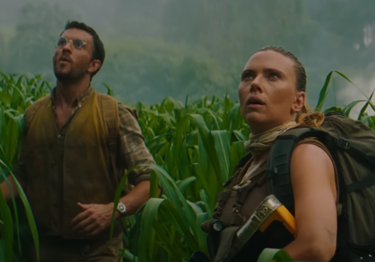 Scarlett Johansson Ngaku Syuting ‘Jurassic World: Rebirth’ Butuh Stamina, meski cuma Bertarung Lawan Dinosaurus Bohongan