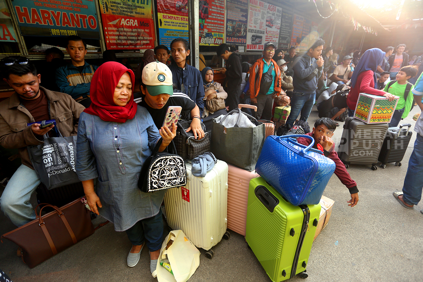 Jelang Lebaran 1447 H, Arus Mudik di Terminal Lebak Bulus Kian Meningkat