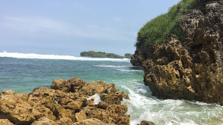 Pantai Sadranan, Surga Bawah Laut di Yogyakarta