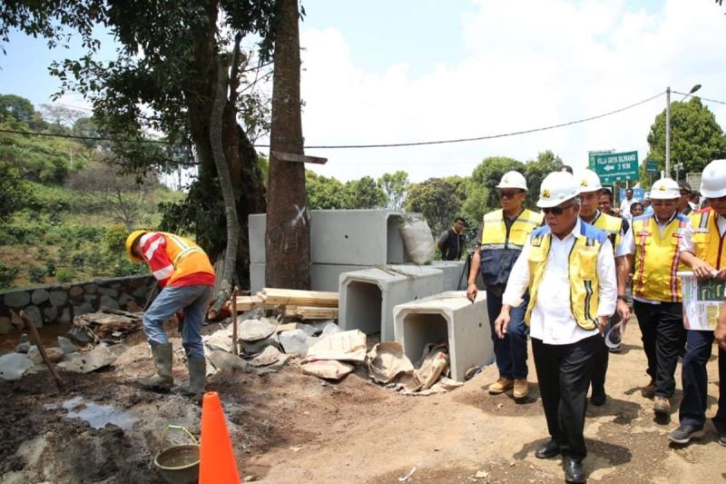 Kementerian PUPR Perbaiki dan Perlebar Jalan Alternatif Puncak Bogor