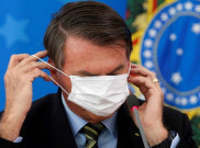 Sembuh dari COVID-19, Presiden Brazil Lepas Masker di Depan Umum