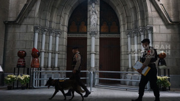 Polisi Gelar Sterilisasi Gereja Katedral Jelang Misa Natal Tahun 2024