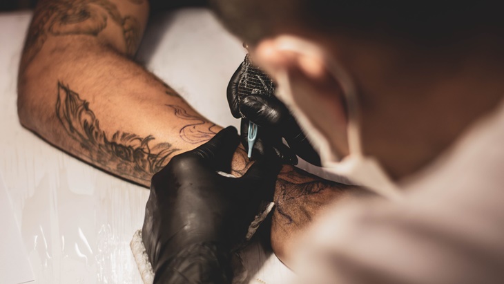 Baru Punya Tato? Begini Cara Merawatnya