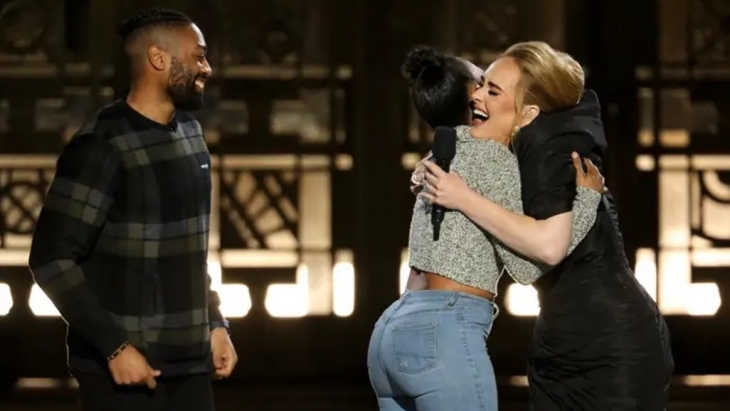 Lagi, Adele Bantu Kekasih Melamar Pasangannya