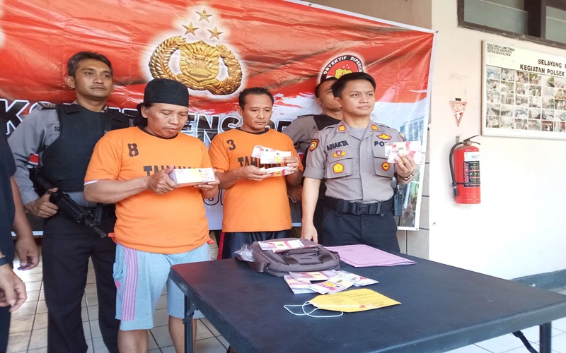 Uang Palsu yang digunakan pelaku