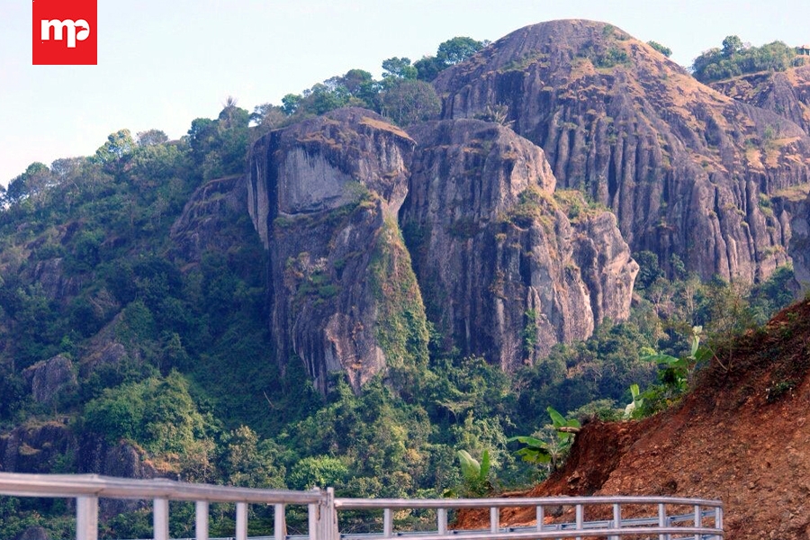 Asyiknya Menikmati Senja di Embung Nglanggeran Yogyakarta