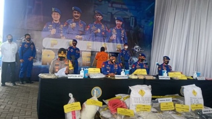 Ditpolairud Polda Jatim Bongkar Pembuatan Bom Ikan 2,4 ton