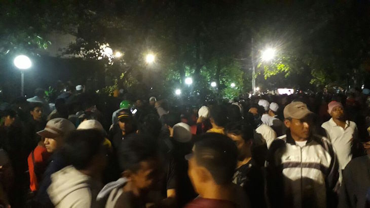 Ternyata Ini Alasan Massa Kepung Gedung YLBHI 