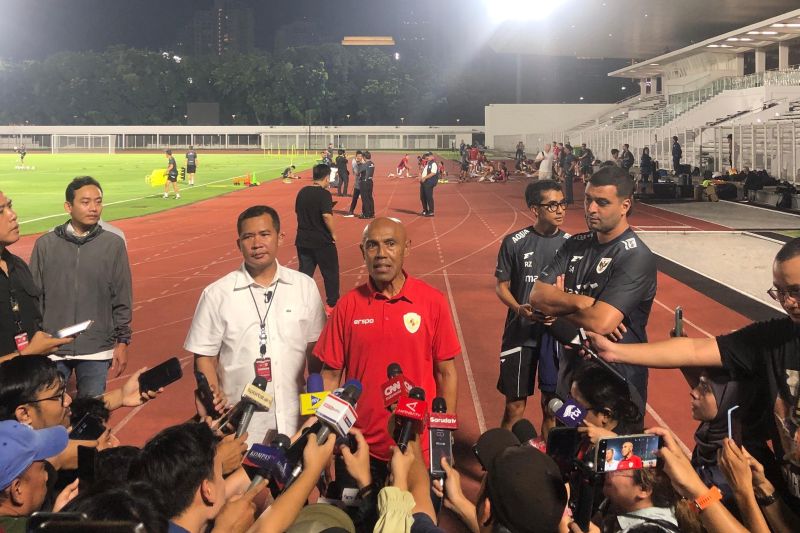 Tidak Ada Kepentingan Politik, Simon Tahamata Tegaskan Ingin Bantu Sepak Bola Indonesia