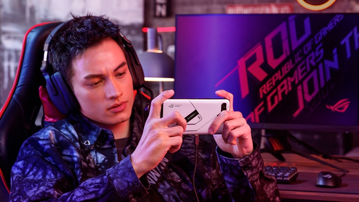 ASUS ROG Phone 5 Ultimate Siap Bikin Kamu 'Auto Win'