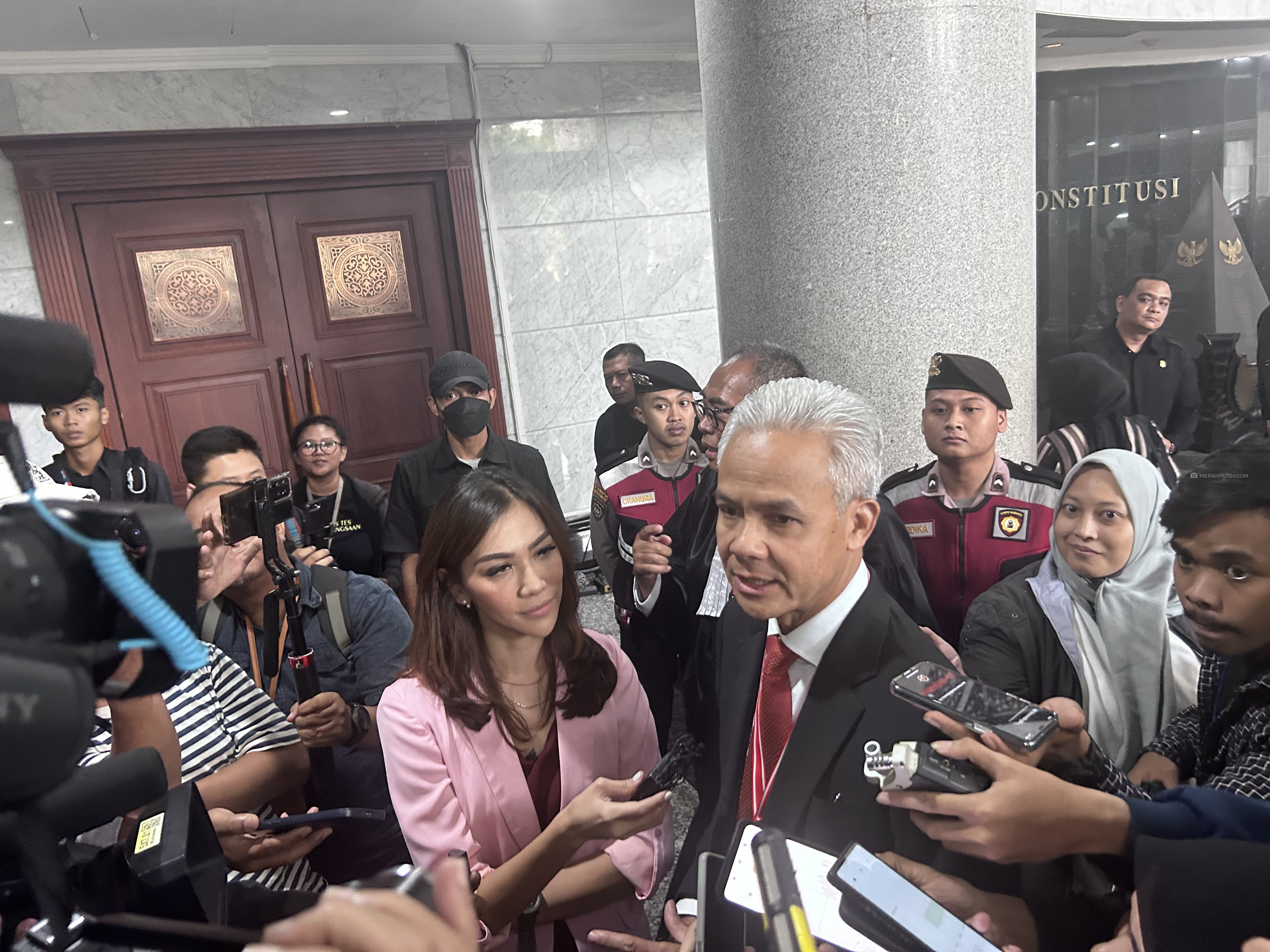 Sehabis Sidang PHPU, Ganjar Ingatkan MK Benteng Terakhir Penjaga Demokrasi