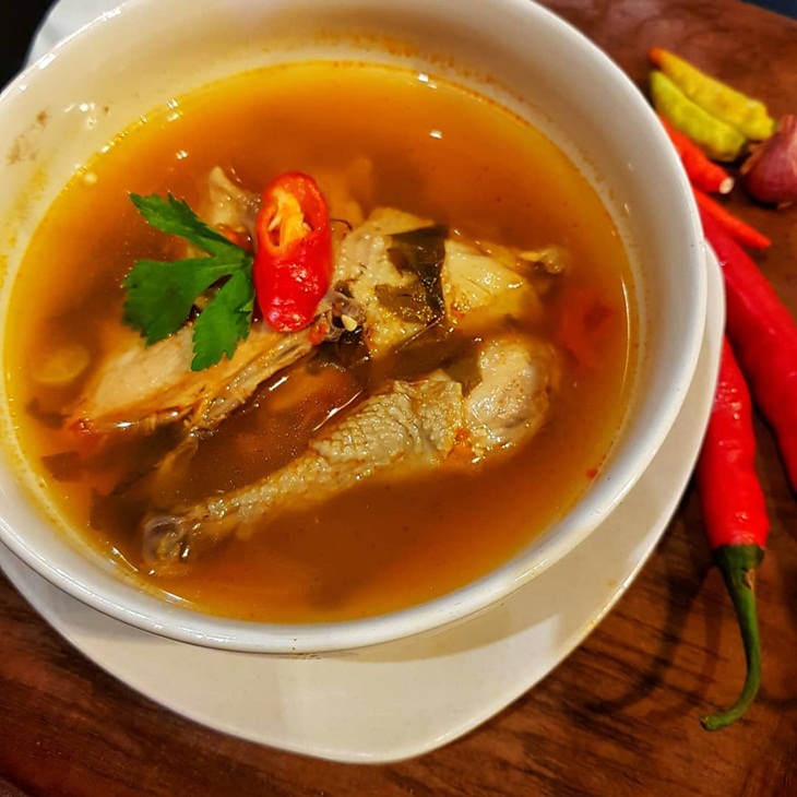 Ayam kesrut. (Foto: .instagram.com/srengengewetan/