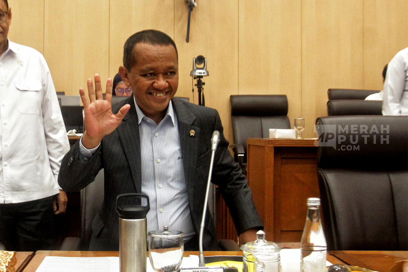 Menteri ESDM Bahlil Lahadalia dengan Komisi XII DPR Bahas Realisasi PNBP Sektor ESDM 