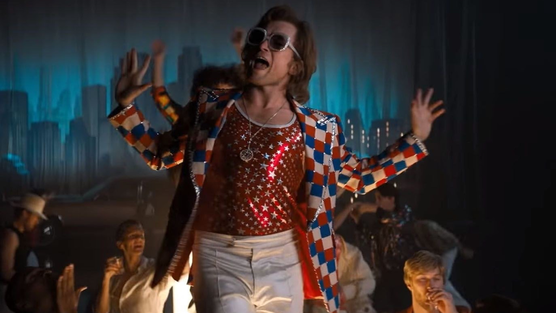 Film Rocketman, Merangkum Perjalanan Spektakuler Sir Elton John dalam Berkarya