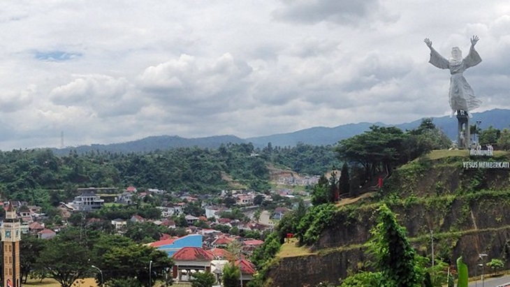 Monumen Yesus Memberkati di Manado. (Instagram/@pinonyuu)