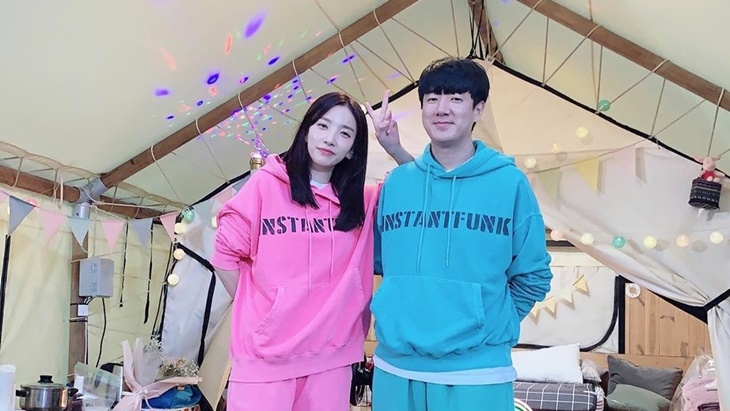 Bikin Fan Kaget, Idola K-Pop ini Kencani Orang Biasa