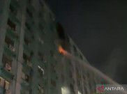Api Berkobar di Lantai Atas Apartemen City Park Cengkareng, Warga Panik
