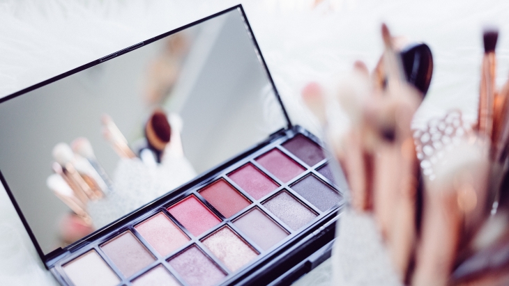 Earth Tone Diprediksi Jadi Tren Warna Makeup untuk Lebaran 2024