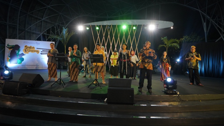 Paduan Sastra dan Keroncong Menghibur Hati yang Kosong