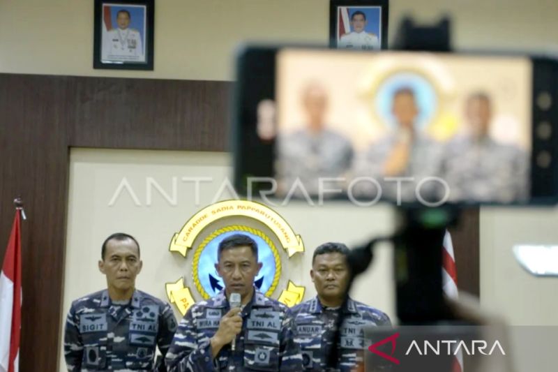 TNI AL Selidiki Kebakaran KRI Teluk Hading-538