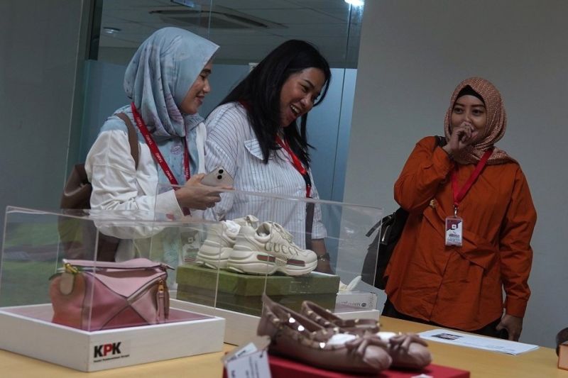 Anomali Lelang KPK, 2 Ponsel OPPO Koruptor Laku Rp 59 Juta dari Harga Rp 73 Ribu