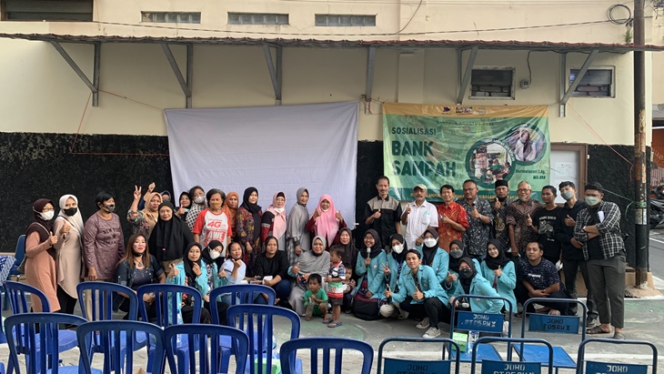 Kolaborasi Mahasiswa UNS dan Warga Kelola Sampah di Solo