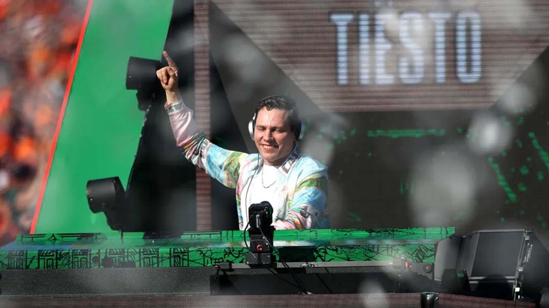 Tiesto akan Tampil di Super Bowl