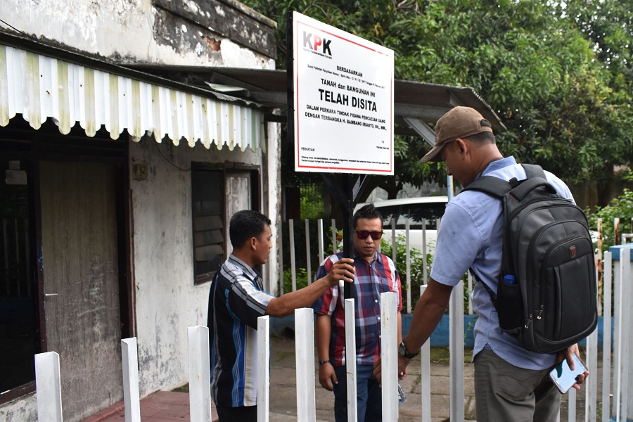   KPK Sita Aset Wali Kota Madiun Bambang Irianto 