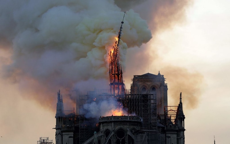 Diamuk Api, Notre Dame Paris Kehilangan Interior Kayu Berusia Seribu Tahun