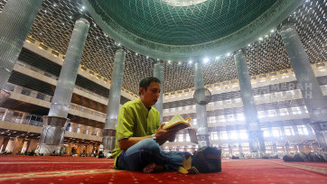 Mengisi Ramadhan 1447 H, Umat Muslim Tadarus Al-Qur’an di Masjid Istiqlal Jakarta