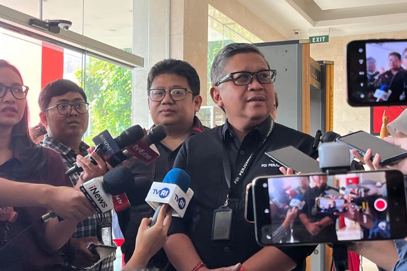 PDIP Ogah Bobby dan Khofifah Lawan Kotak Kosong di Pilkada Sumut dan Jatim
