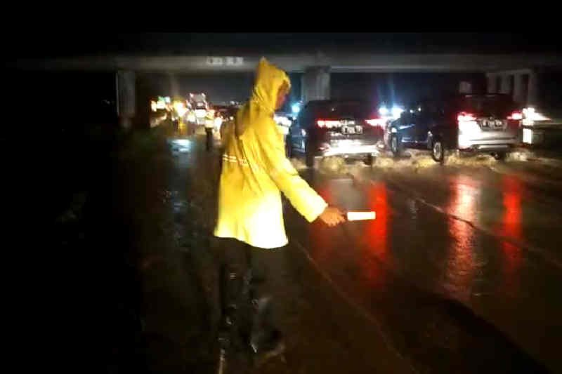 Menhub Ungkap Penyebab Banjir di Tol Cipali