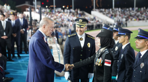 Erdogan Titip Salam ke Jokowi Melalui Briptu Tiara Nissa yang Menjadi Lulusan Terbaik