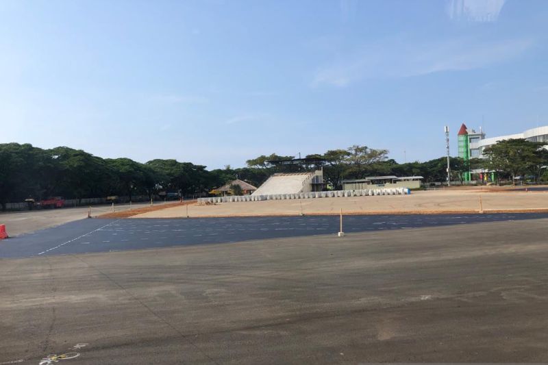 Konstruksi sirkuit Formula E Jakarta di Ancol, Jakarta Utara sudah mencapai 87,9 persen pada Jumat (25/3/2022). ANTARA/Dewa Ketut Sudiarta Wiguna