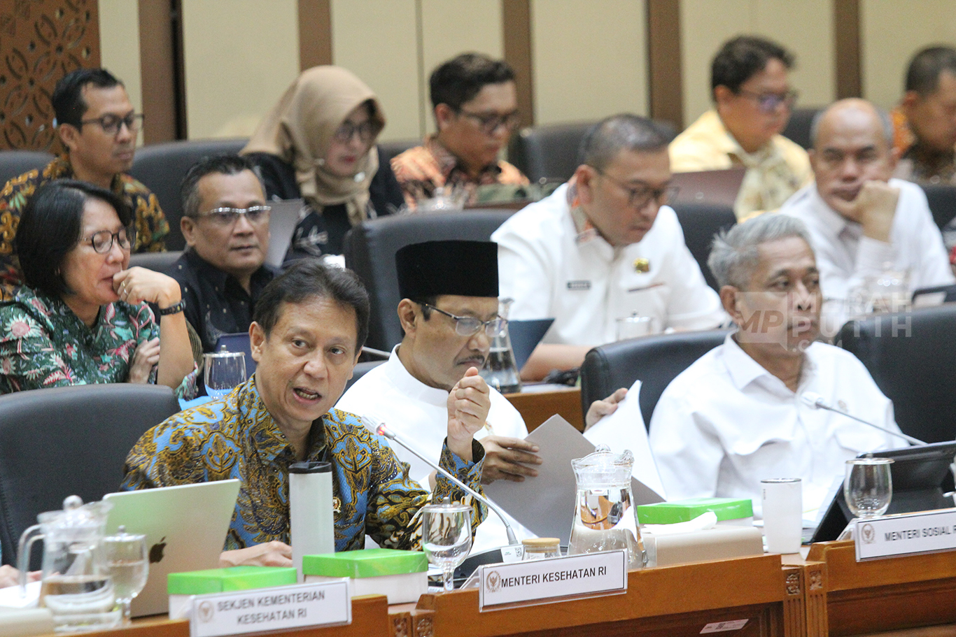 Raker Menkes dengan Komisi IX DPR Bahas Kuota Penerima Bantuan Iuran JKN
