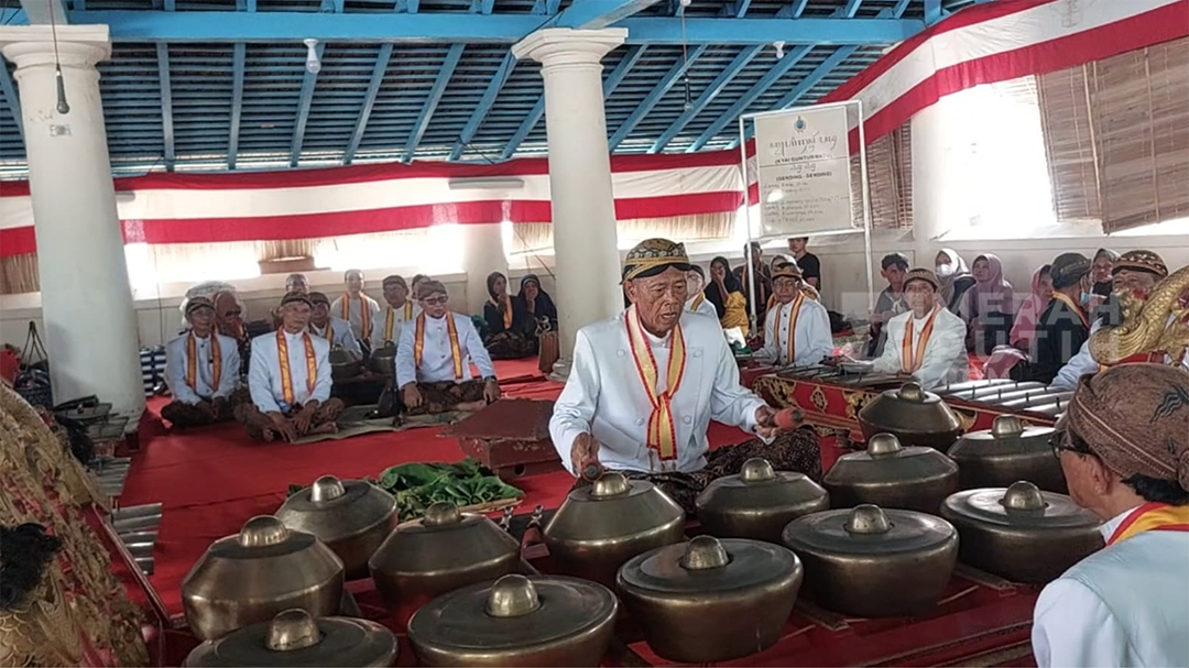 Sekaten Dimulai, 2 Gamelan Sakral Keraton Surakarta Ditabuh
