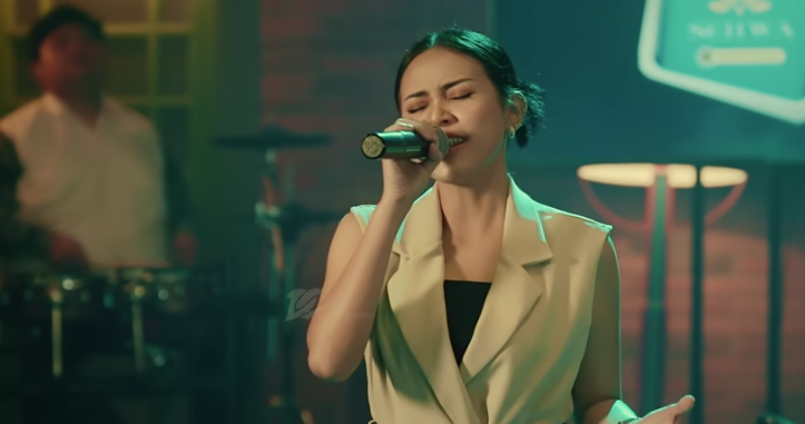 Lirik Lagu Kawitaning Sinawang – Denny Caknan feat. Sasya Arkhisna, Lengkap dengan Makna
