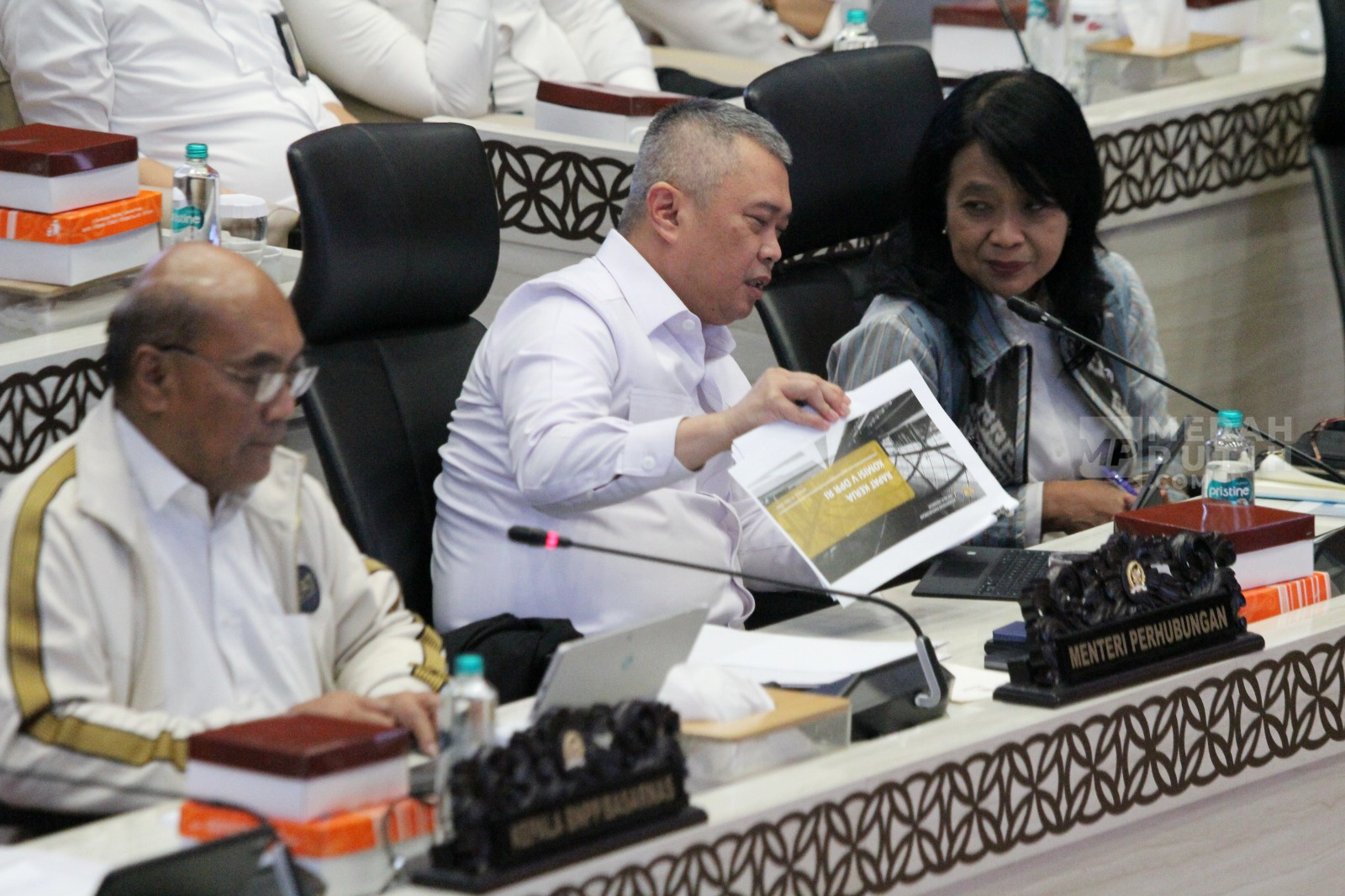 Menhub Beberkan Kronologi Tabrakan KA di Bekasi Timur 