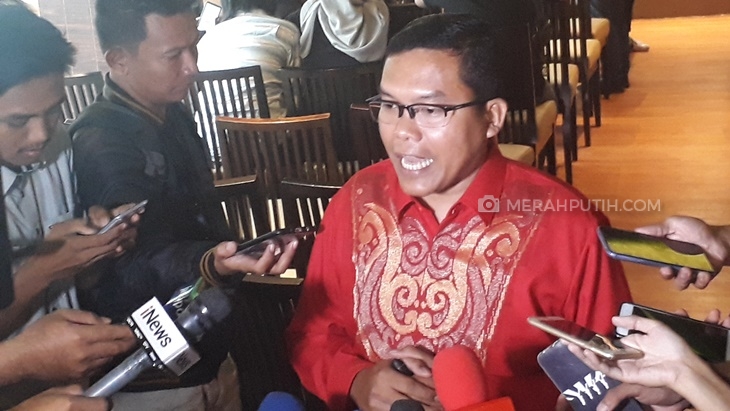 Survei Voxpol: Jokowi-Ma'ruf Cuma Menang Tipis 5,5 Persen