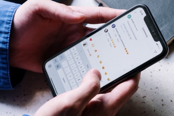Kita harus berani berkomentar karena semua orang memiliki kebebasan untuk berpendapat. (Foto: Pexels/@cottonbro)