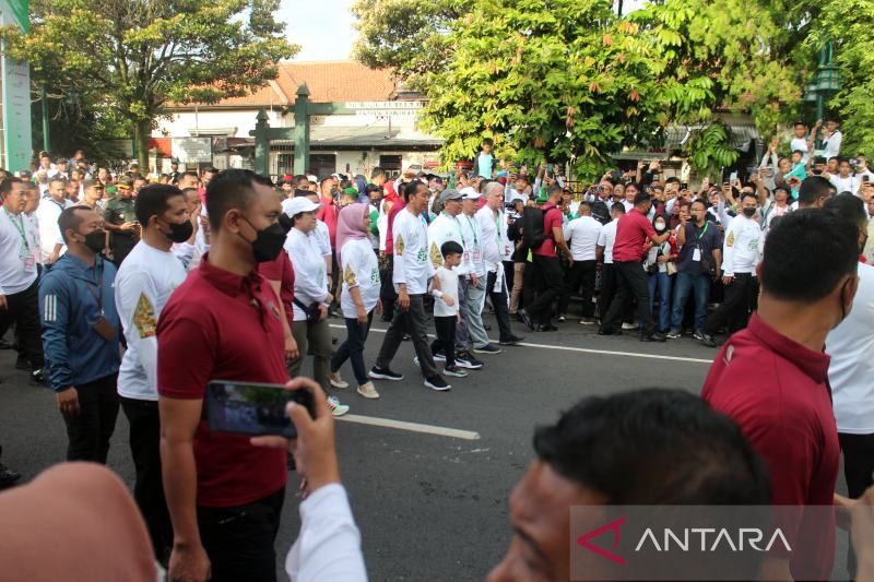 Survei Kepuasan Publik Terhadap Kinerja Jokowi Sentuh Angka Tertinggi Sejak 2015