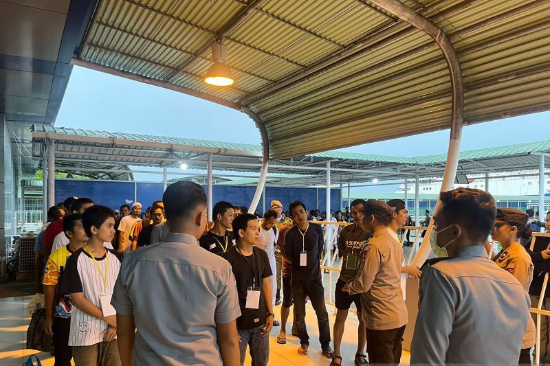5 WNI Ditembak di Malaysia, DPR Desak Pemerintah Perkuat Pelindungan Pekerja Migran