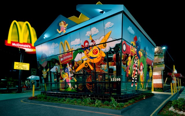 5 Gerai McDonald's Paling Unik di Dunia, Ada yang Dalam Pesawat!