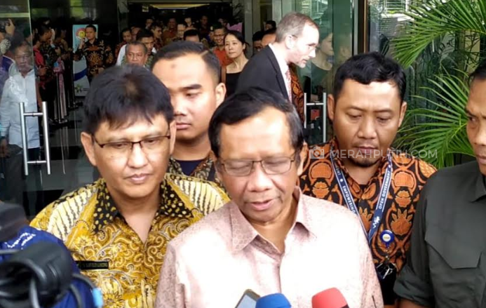 Menko Mahfud Pastikan Tak Ada Pembahasan Perppu KPK di Hari Antikorupsi