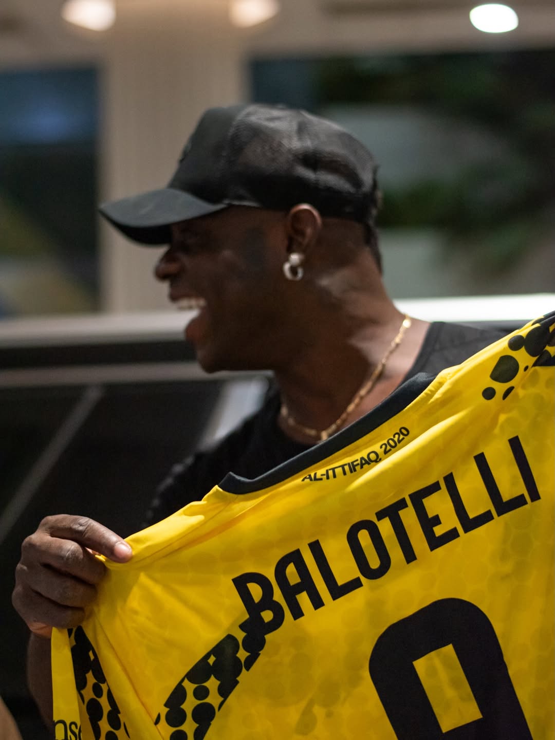 Mario Balotelli Resmi ke Al-Ittifaq: Transfer Kilat 50 Miliar dengan Misi Penyelamatan Tim