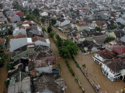 Banjir Rendam Pemukiman Pondok Maharta Tangerang Selatan